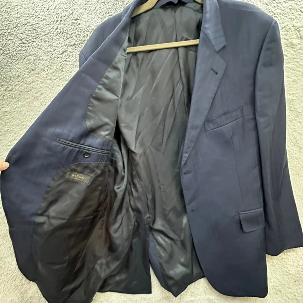 Baroni Super 150's Men's 46R 100% Wool Navy Blue Pinstripe Two Button Blazer